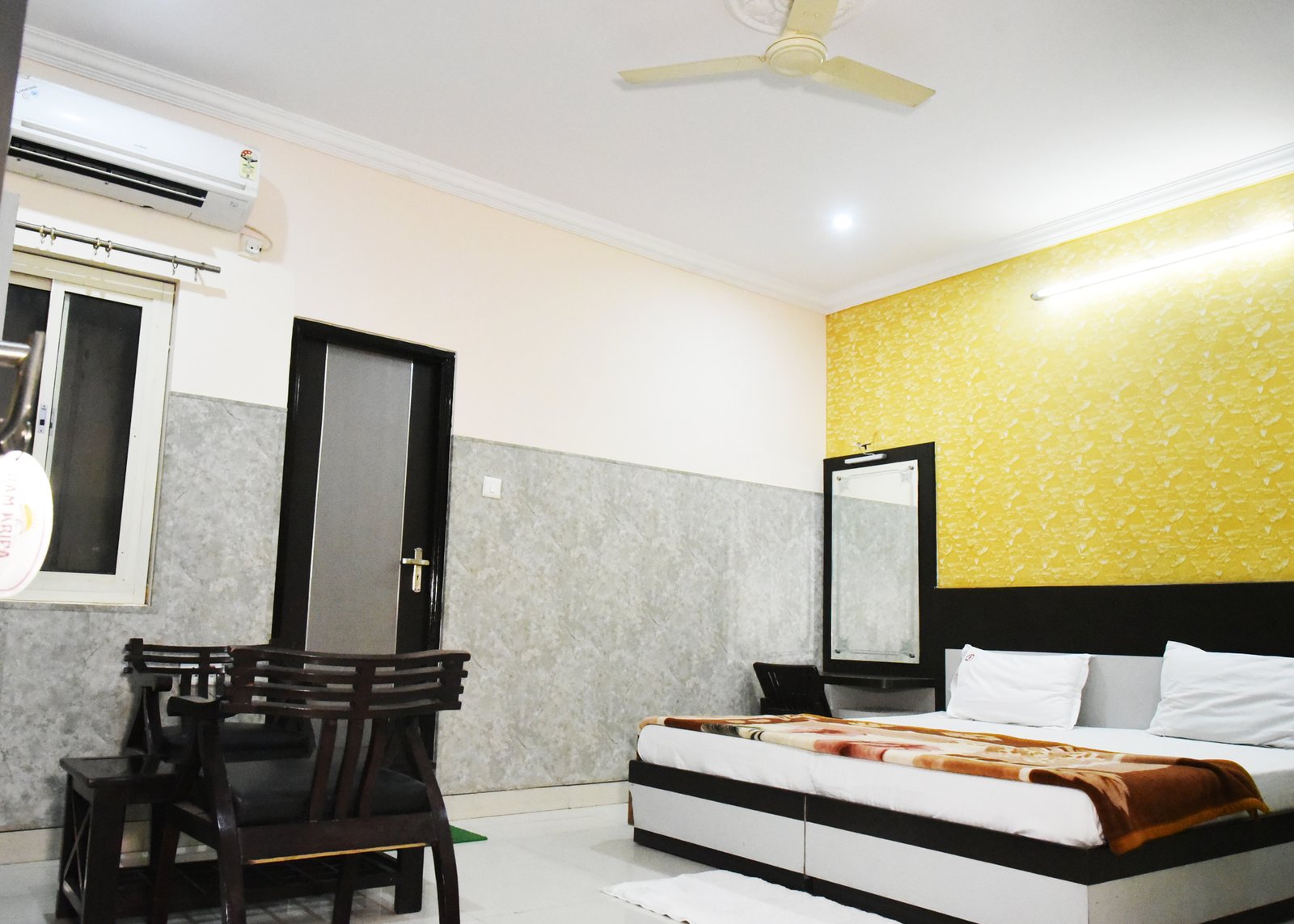 Comfy Deluxe Room